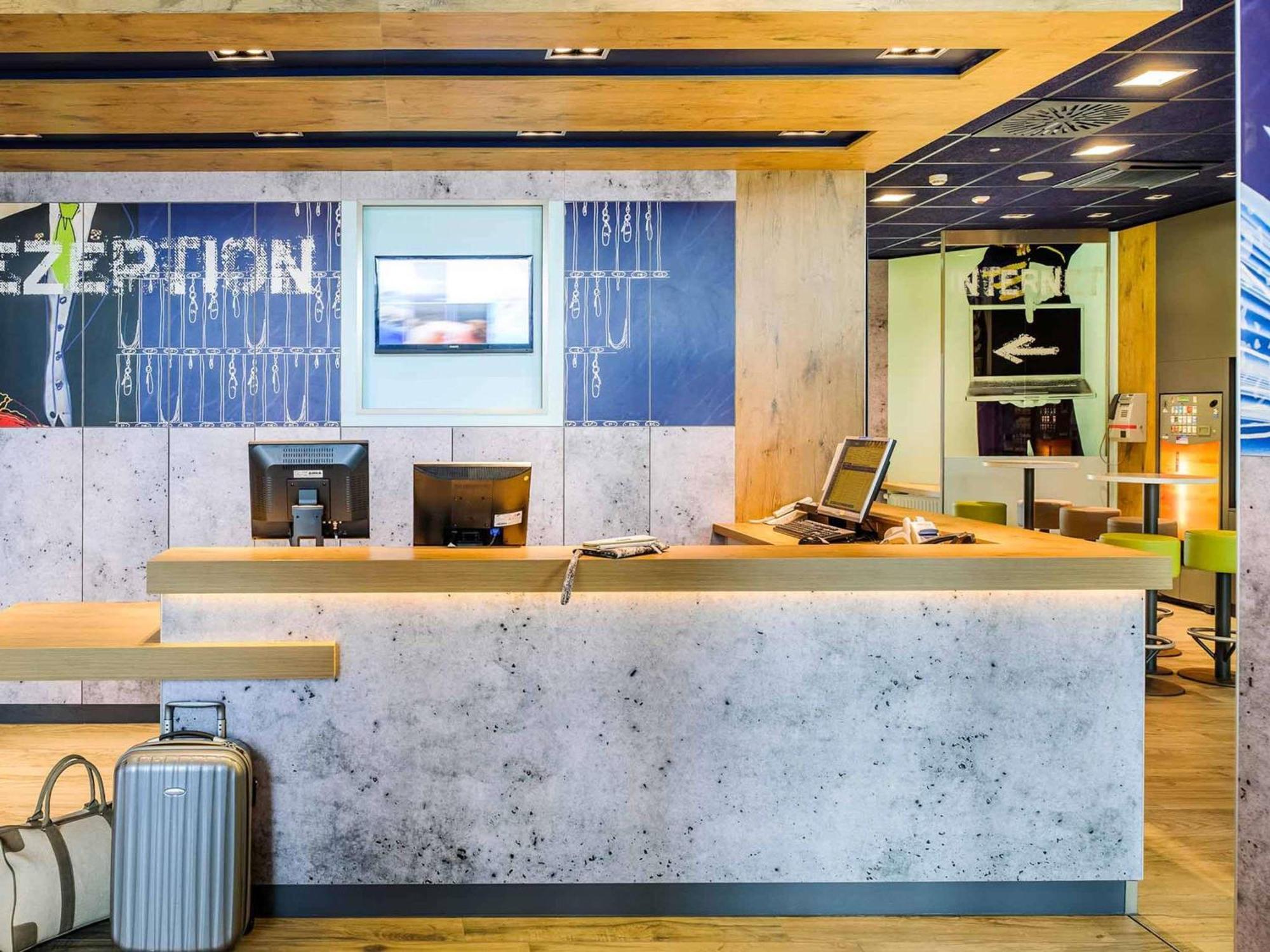 Hotel Ibis Budget Deauville サン・タルヌー エクステリア 写真